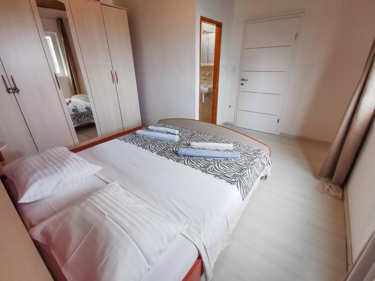 Turina Apartments Makarska Exteriör bild